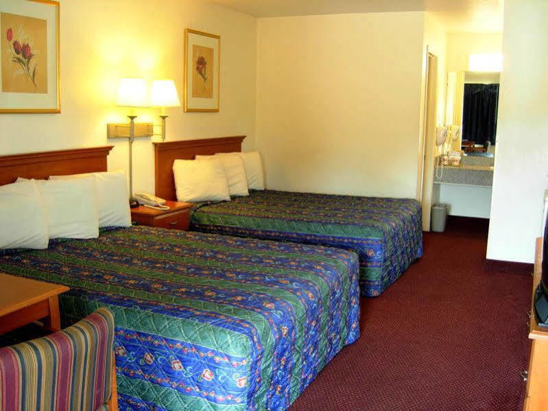 Country Hearth Inn Madison Exterior foto